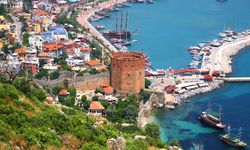 Antalya turizm rekorunu yeniledi