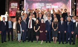Ege Maden İhracatçıları Birliği düzenlediği Doğal Taş Gala Gecesi’nde iki ödül töreni birden düzenledi