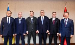 Ticaret Bakanı Ömer Bolat ve Ulaştırma ve Altyapı Bakanı Abdulkadir Uraloğlu, Ukrayna Başbakan Yardımcısı Oleksandr Kubrakov ile bir araya geldi