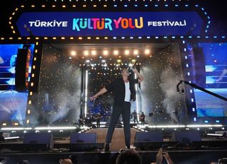Van Kültür Yolu Festivali Bayhan Konseriyle Final Yaptı