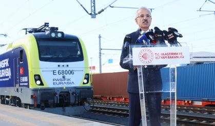 Ulaştırma ve Altyapı Bakanı Uraloğlu, "İhracat treni Türkiye parkurunda 278 kilometre yol kat edecek"