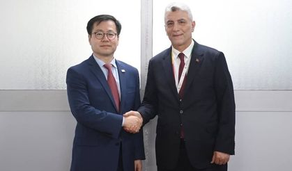 Ticaret Bakanı Ömer Bolat, DTÖ 14. Bakanlar Konferansı kapsamında Kore ile ekonomik iş birliğini değerlendirdi