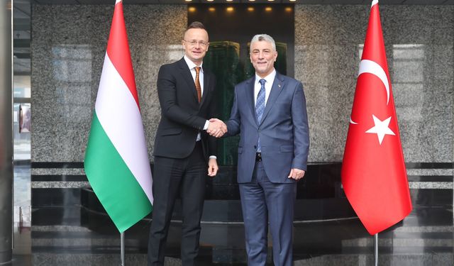 Ticaret Bakanı Ömer Bolat, Macaristan Dışişleri ve Ticaret Bakanı Peter Szijjarto ile bir araya geldi