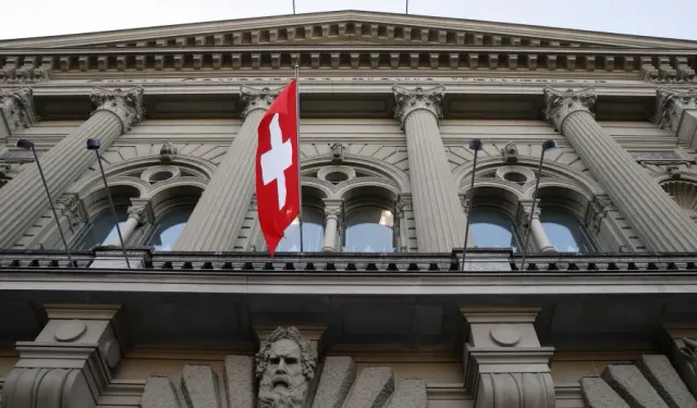 İsviçre Merkez Bankası (SNB), ana faiz oranını düşürerek piyasaları şaşırttı