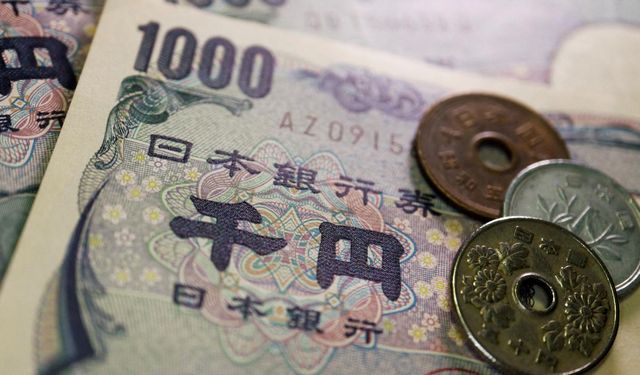 Japon yeni değer kaybederse yetkililer müdahale edebilir