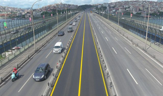 İBB, Haliç Köprüsü metrobüs yolundaki asfalt yenileme çalışmasını bitirdi