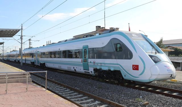 Adapazarı-Gebze bölgesel treni büyük ilgi görüyor