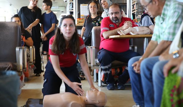 İBB'den Adalar ve vapur hatlarında binlerce kişiye ilk yardım eğitimi