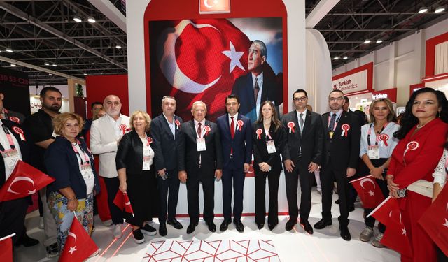 Cumhuriyet Bayramı Beautyworld Middle East Fuarı’nda coşkuyla kutlandı