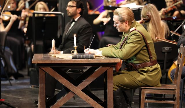 İDSO DenizBank Konserleri'nde Ulu Önder "Son Veda" eseriyle anıldı