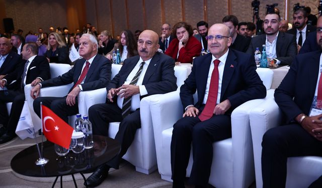 Mehmet Şimşek: “Küresel Zorluklar, Türkiye İçin Aynı Zamanda Fırsatlar Sunuyor”