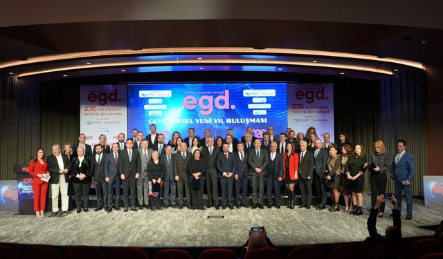 EGD, ekonomi gazeteciliğinin duayenlerini ödüllendirdi