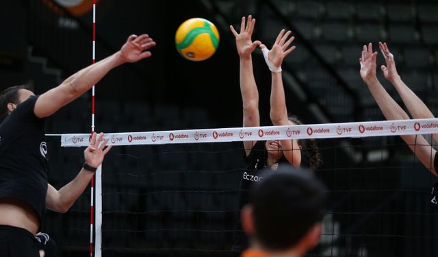 Eczacıbaşı Dynavit, Beşiktaş karşısında filede