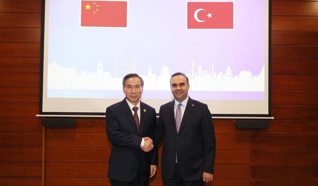 Bakan Kacır, CCPIT Başkanı Hongbin ile İstanbul’da görüştü