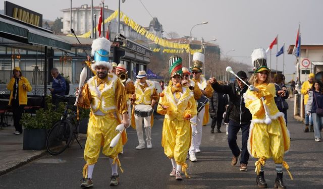 Adalar’da Mimoza Festivali baharı karşılıyor