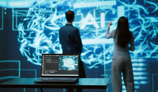 Yapay Zekâ Çağında Şirket Yönetiminde Liderlerin Geliştirmesi Gereken Yetkinlikler