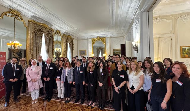 DEİK/DTİK, Birleşik Krallık’taki Türk Gençlerini Londra’da Buluşturdu
