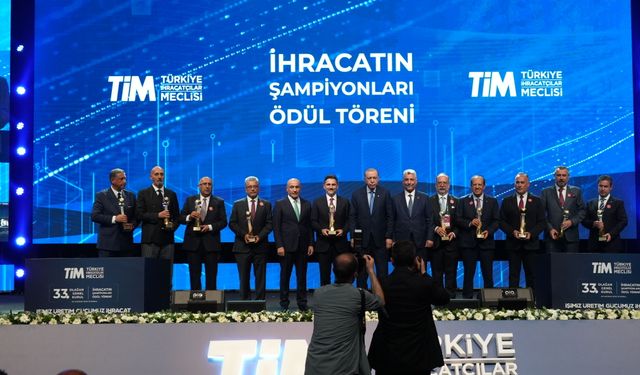 Cumhurbaşkanı Erdoğan, 396 milyar dolarlık ihracatın şampiyonlarını ödüllendirdi