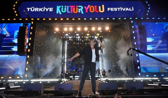 Van Kültür Yolu Festivali Bayhan Konseriyle Final Yaptı