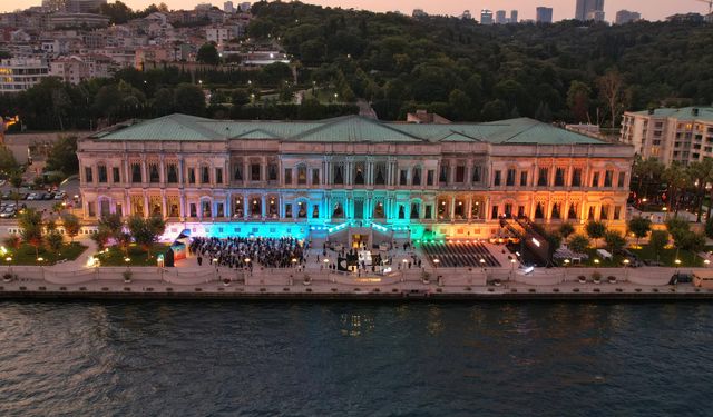 Huawei, Dünya Fotoğrafçılık Günü’nde Çırağan Sarayı’nı “Gün Batımı”na Bürüdü