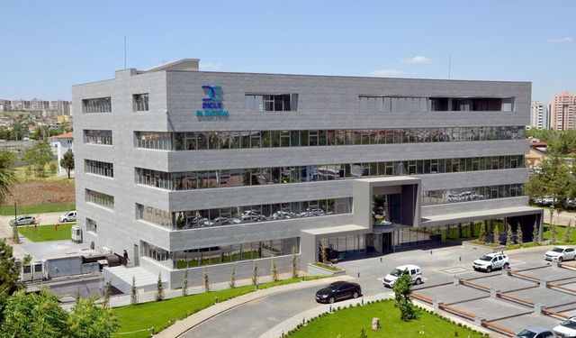 Dicle Elektrik’ten Başarılı Öğrencilere Burs Desteği