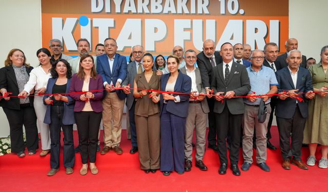 Diyarbakır Kitap Fuarı 10. Yılında Kitapseverlerle Buluştu