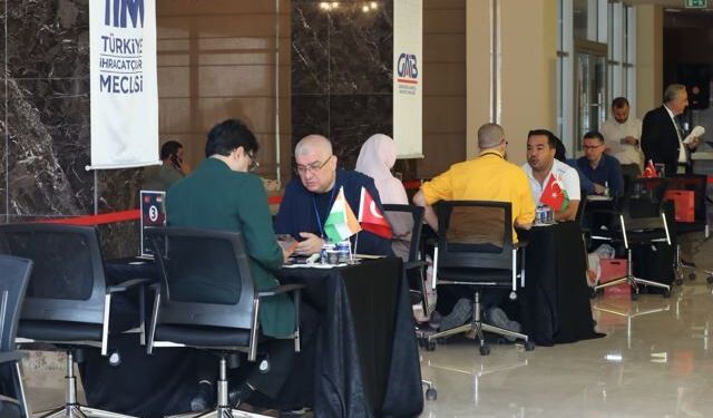 Hintli kuru meyveciler Türk ihracatçılarla buluştu