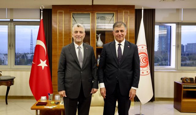 Başkan Tugay'dan Ticaret Bakanı Bolat'a ziyaret