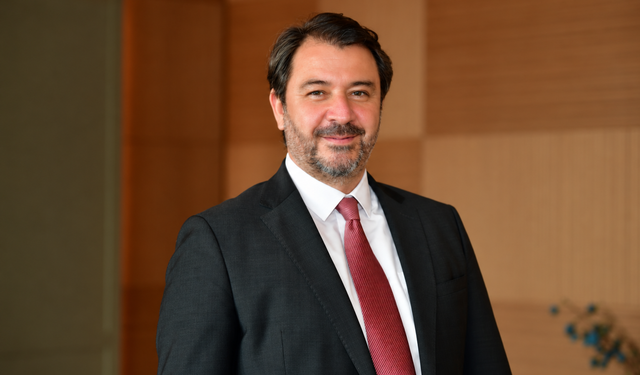 PwC’nin “Efsane Cuma Dosyası 2026” araştırması: Tüketici artık indirimi görüyor, araştırıyor ve doğruluyor