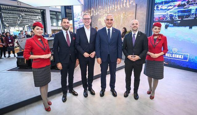Kültür ve Turizm Bakanı Nuri Ersoy İTB Berlin Fuarı'nı ziyaret etti