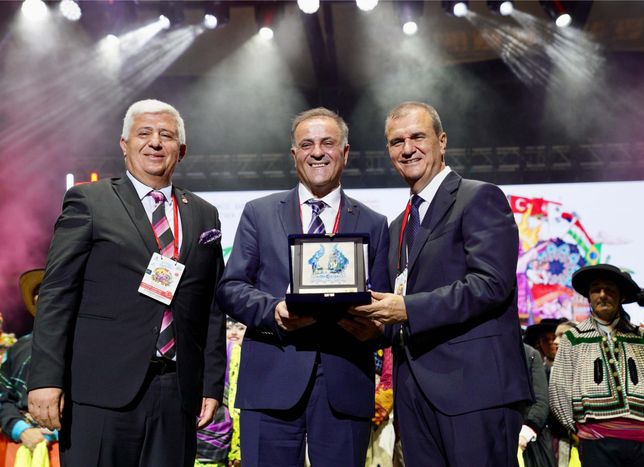 27. Uluslararası İstanbul Büyükçekmece Kültür ve Sanat Festivali Görkemli Törenle Başladı