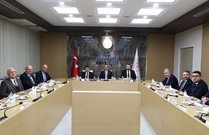 Bakan Kacır, Ankara’da OSB Başkanlarıyla Buluştu