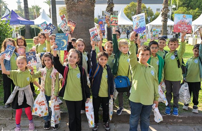 İZKİTAP 7. İzmir Kitap Fuarı Kültürpark’ta Ziyaretçilerini Ağırlayacak