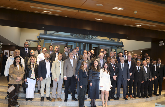 Ege Mobilya Kağıt ve Ormar Ürünleri İhracatçıları Birliği’nde Ali Fuat Gürle güven tazeledi