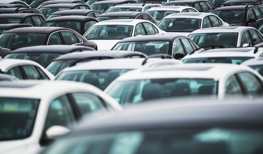 Ocak ayında otomobil fiyatları yüzde 2,6 daha geriledi