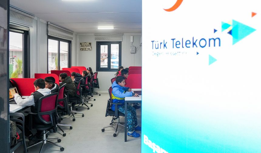 Türk Telekom ve Kızılay’ın deprem bölgesindeki öğrencilere eğitim ve teknoloji desteği büyüyor