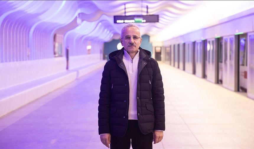 Bakan Uraloğlu, "Gayrettepe-İstanbul Havalimanı Metro Hattı 4 Ekim'de yolcu taşıma rekoru kırdı"