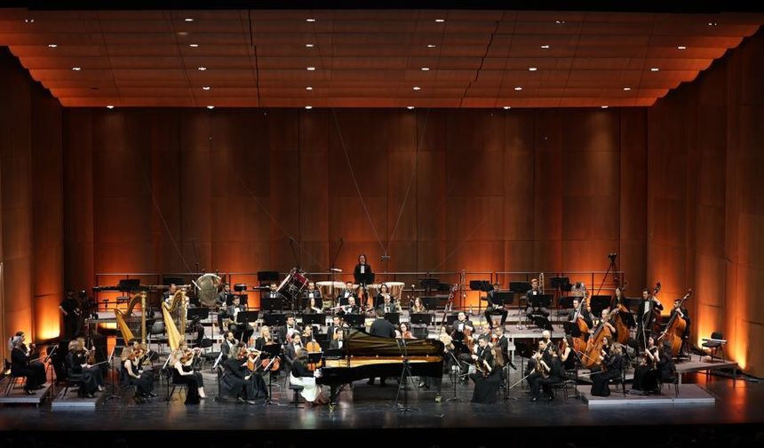 İDSO DenizBank Konserleri’nde Tchaikovsky’den Debussy’ye uzanan bir müzik yolculuğu yaşandı