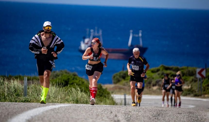Uluslararası Bozcaada Yarı Maratonu 1300 Sporcuyu Bir Araya Getirdi