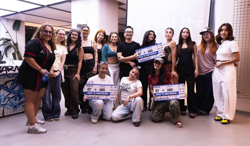 Sneaks Up sponsorluğundaki "Dansın Yaratıcı Kadınları" projesinde seçilen dansçılar, Summer Dance Forever'da