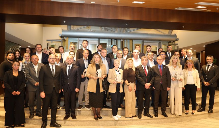Ege Bölgesi’nde 4 Sektörün İhracat Liderleri Ödüllendirildi