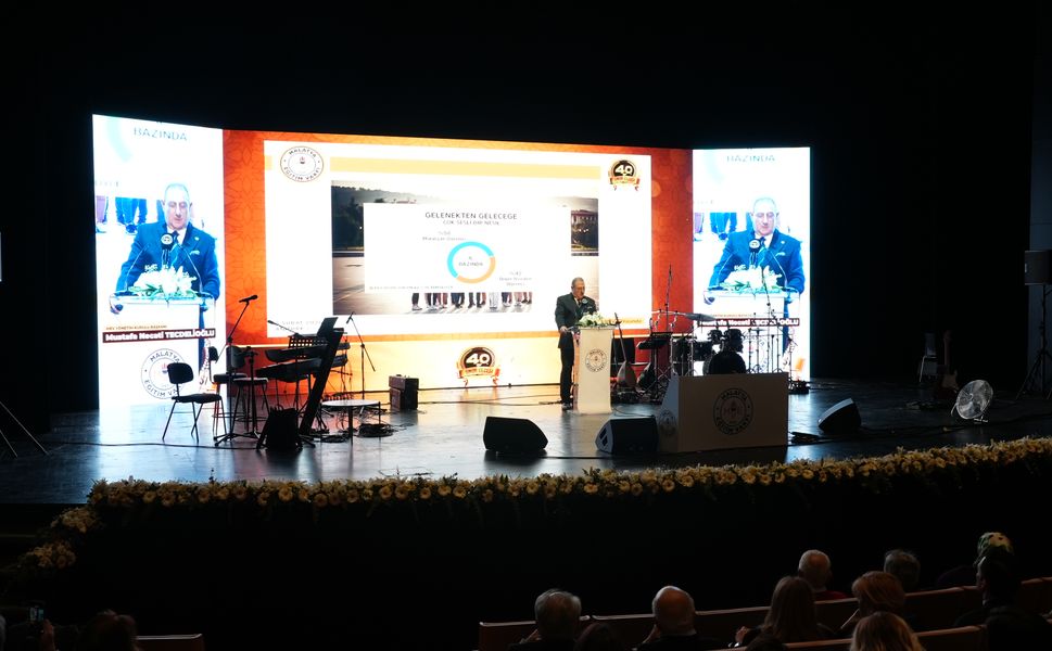 Malatya Eğitim Vakfı'nın 40'ıncı yılına özel onur gecesi düzenlendi