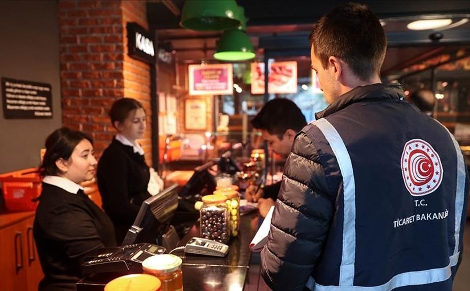 Ticaret Bakanlığından “servis ücreti” yasağına uymadığı iddia edilen işletmeye inceleme