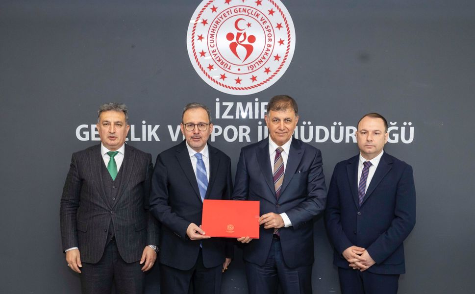 Karşıyaka Stadı için imzalar atıldı