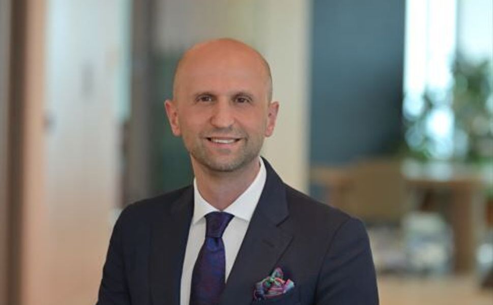 Akbank’tan girişimci kadınlara güçlü destek: YenidenBiz Kadın Girişimci Okulu başlıyor