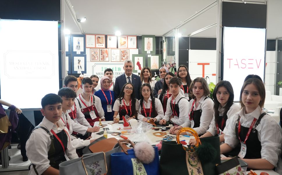 Saraciye Sanayicileri Derneği'nin desteğiyle saraciye öğrencileri AYMOD’da yer aldı