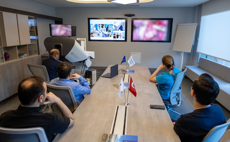 5G ile Uzaktan Robotik Cerrahi uygulaması başarıyla simüle edildi