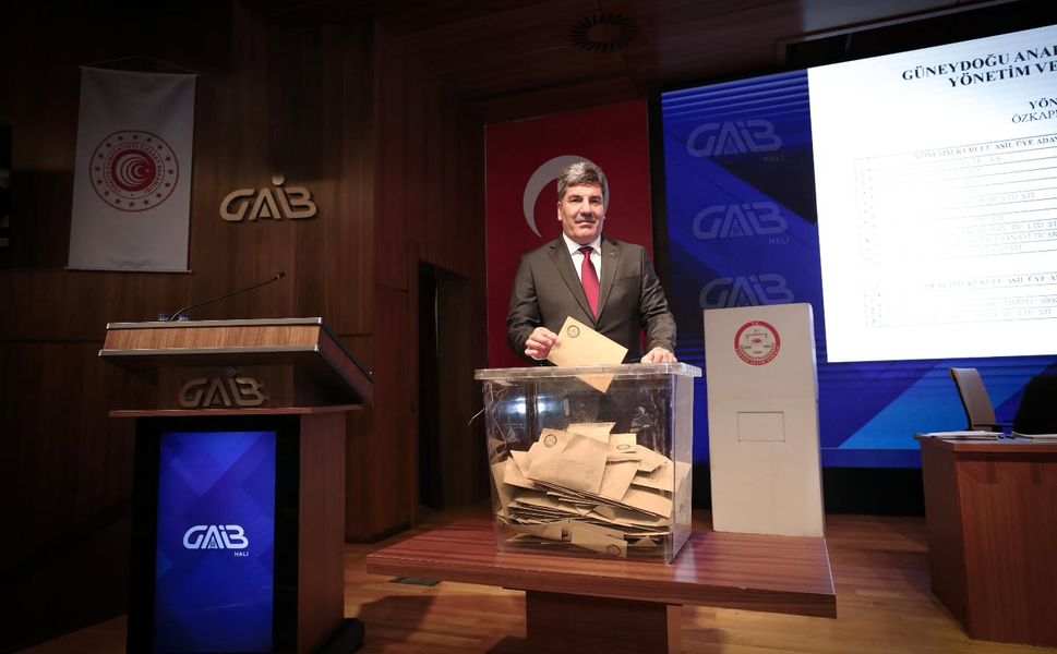 Zeynal Abidin Kaplan, yeniden Güneydoğu Anadolu Halı İhracatçıları Birliği Başkanlığına seçildi