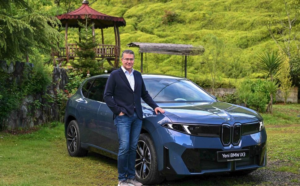 Yeni BMW iX3, Türkiye’de Yılın Otomobili Yarışmasından 3 Ödülle Döndü