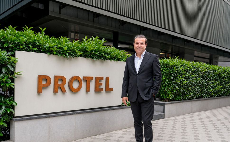 Protel Holding CEO'su Cenk Temiz oldu